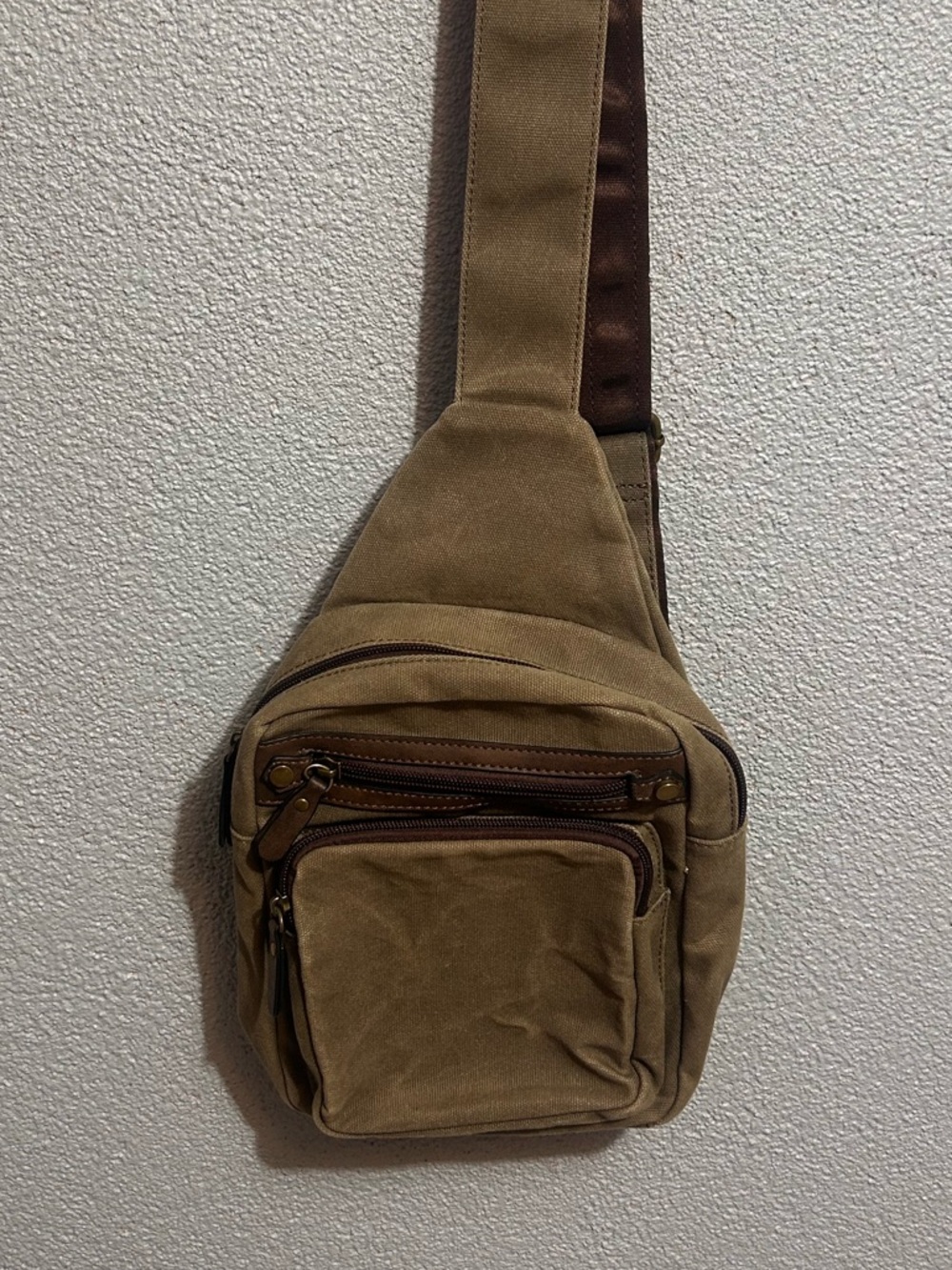 Mutual weave sling bag